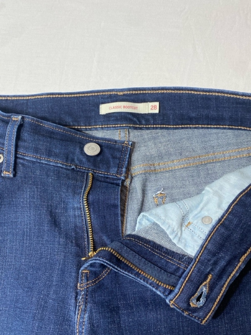Levi's Classic Bootcut Blue Jeans Women’s Size 28 - Picture 5 of 13